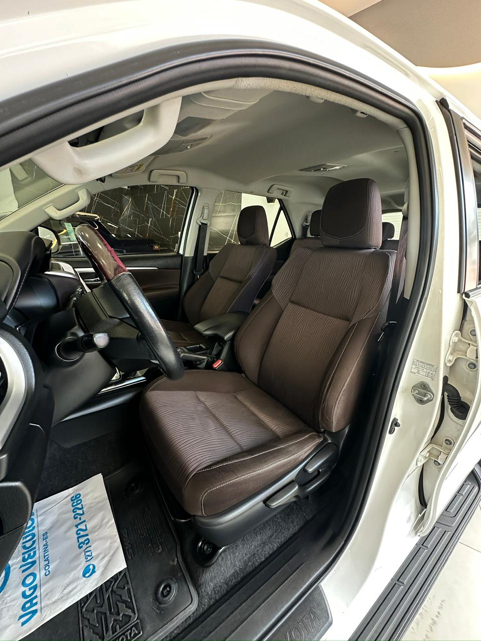 Toyota Hilux SW4 — foto 9