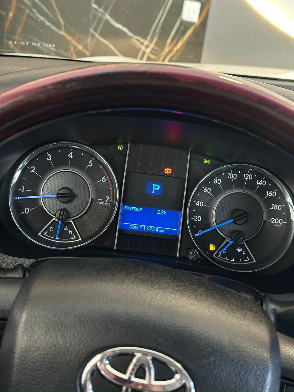 Toyota Hilux SW4 — foto 8