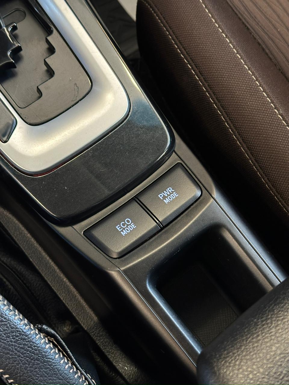 Toyota Hilux SW4 — foto 7