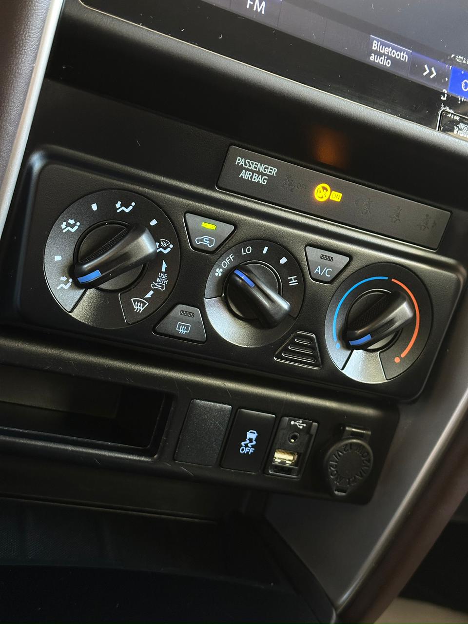 Toyota Hilux SW4 — foto 10