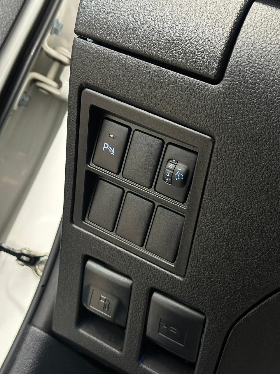 Toyota Hilux SW4 — foto 14