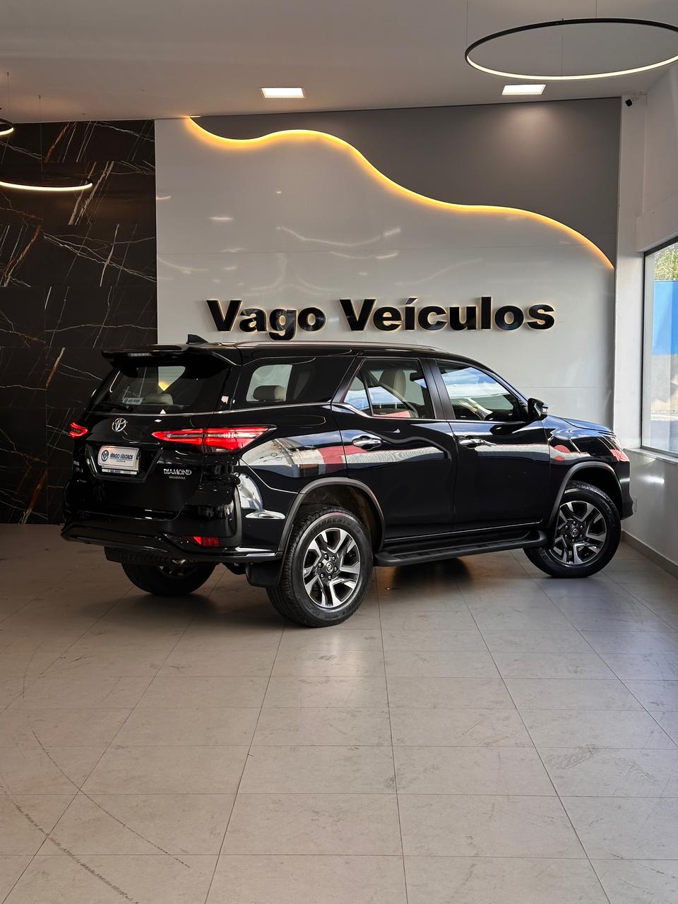 Toyota Hilux SW4 Diamond — foto 2