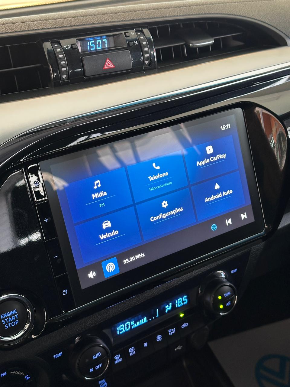 Toyota Hilux — foto 4