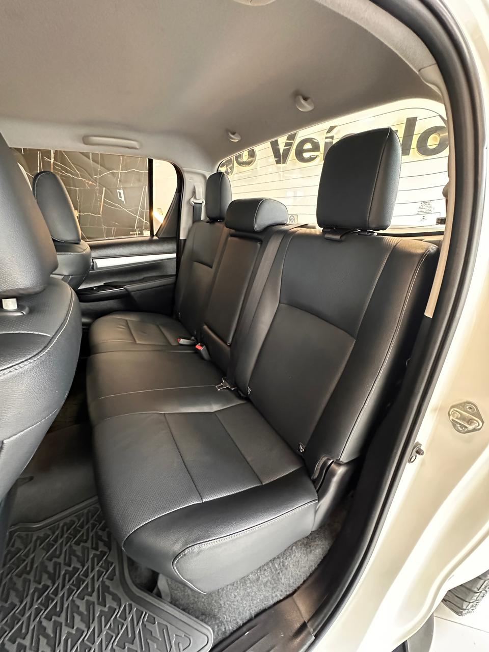 Toyota Hilux — foto 6