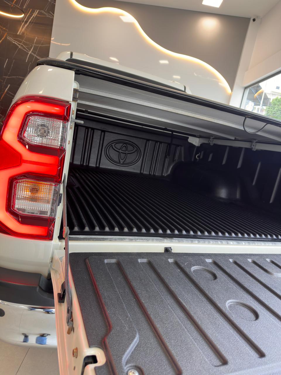 Toyota Hilux — foto 5