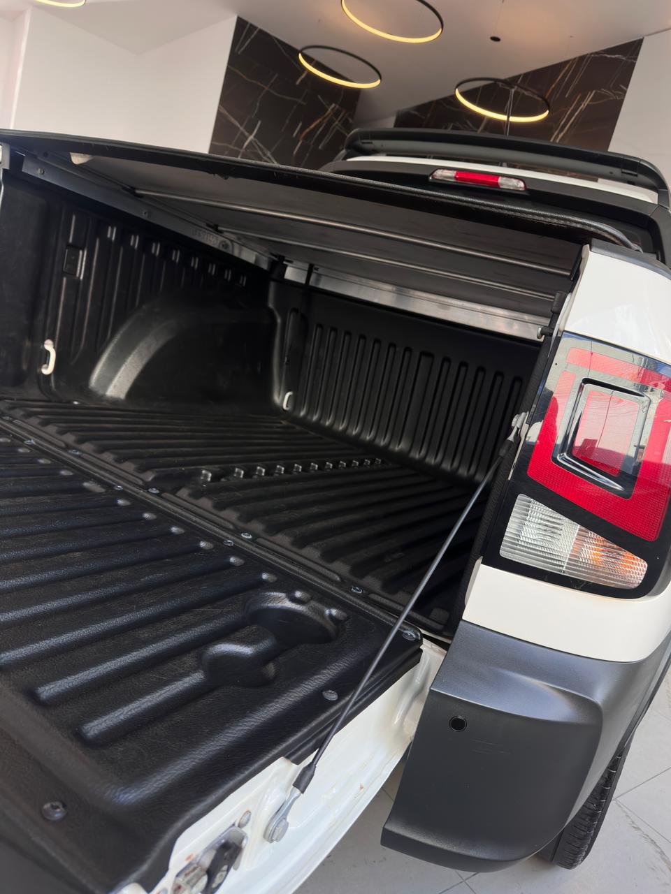 VW - VolksWagen Saveiro Robust — foto 4