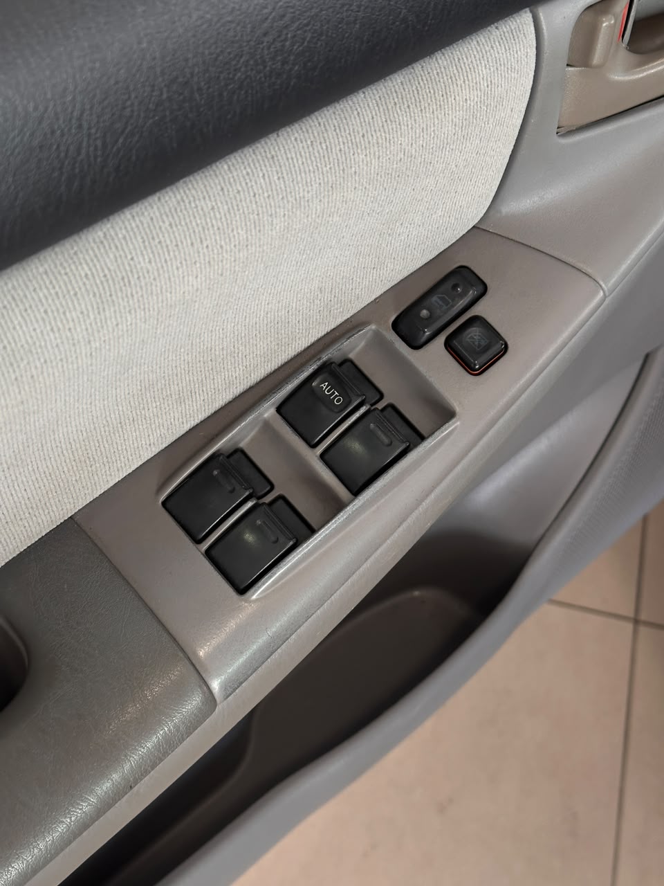 Toyota Corolla XLi — foto 15