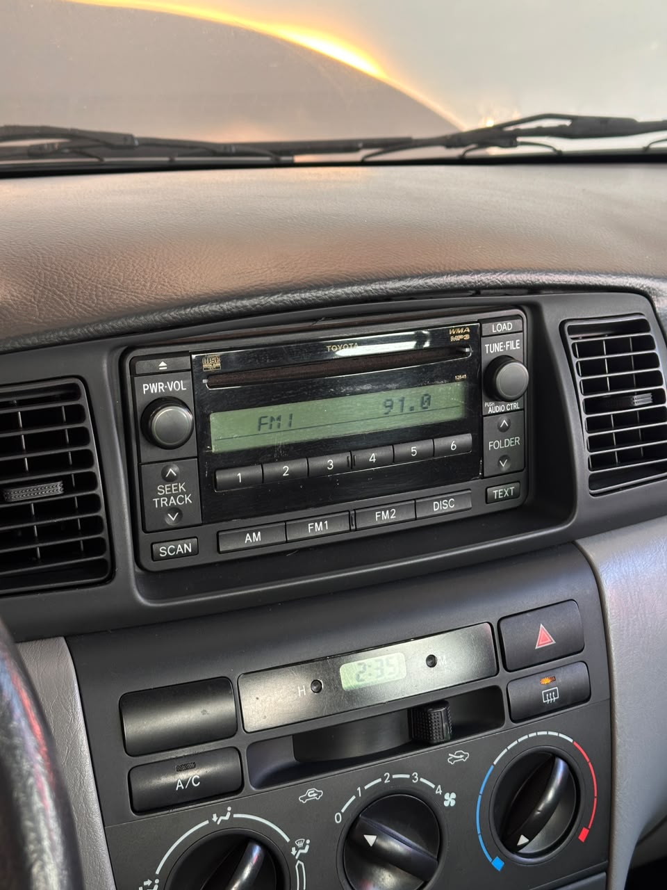 Toyota Corolla XLi — foto 20
