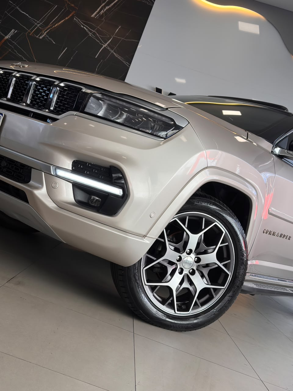 Jeep Commander Overl. TD380 — foto 3