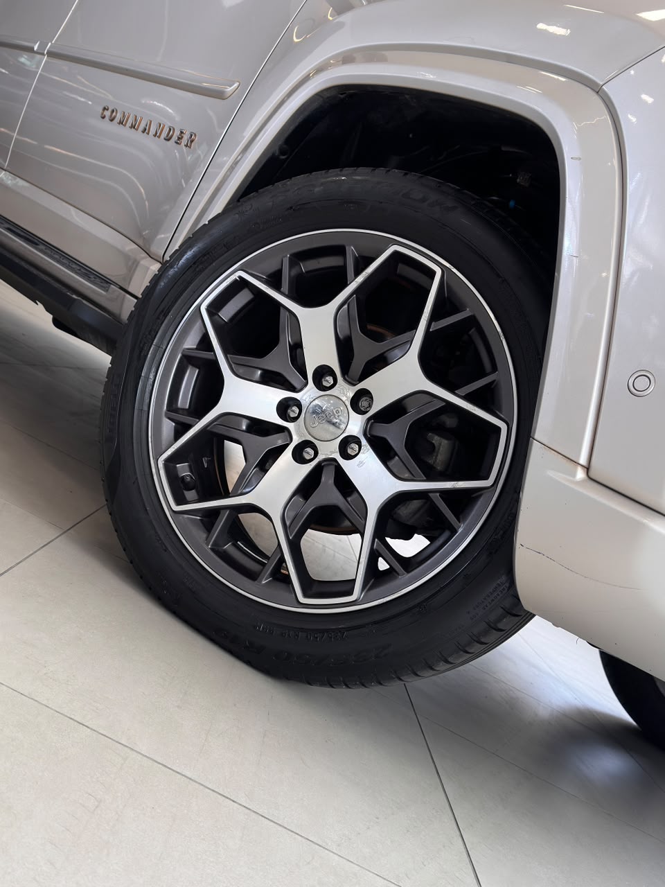 Jeep Commander Overl. TD380 — foto 11