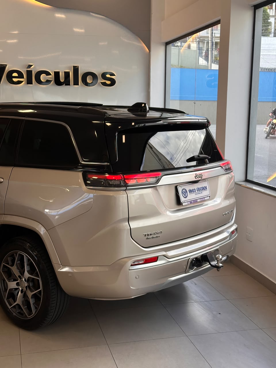 Jeep Commander Overl. TD380 — foto 10