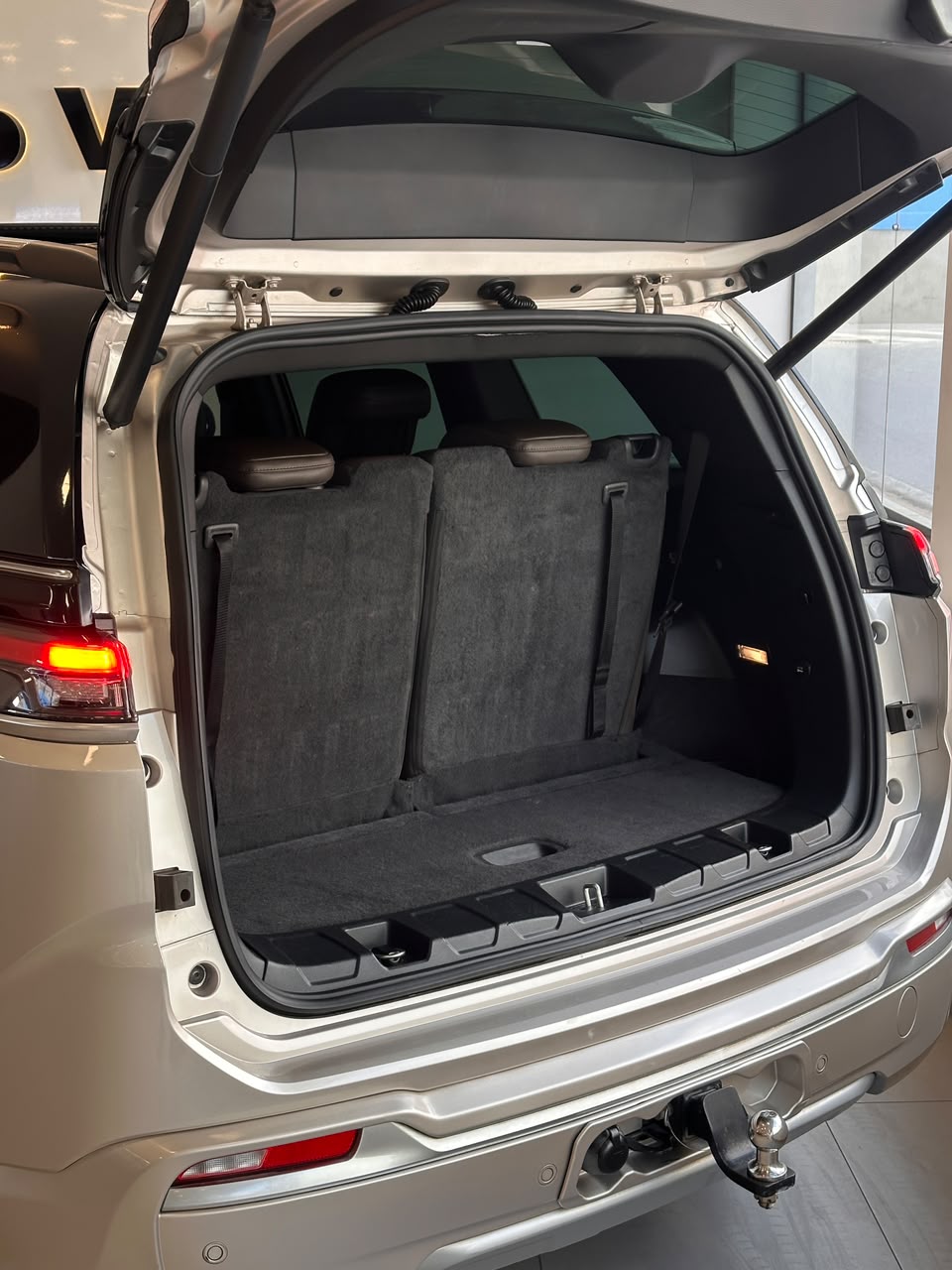 Jeep Commander Overl. TD380 — foto 9