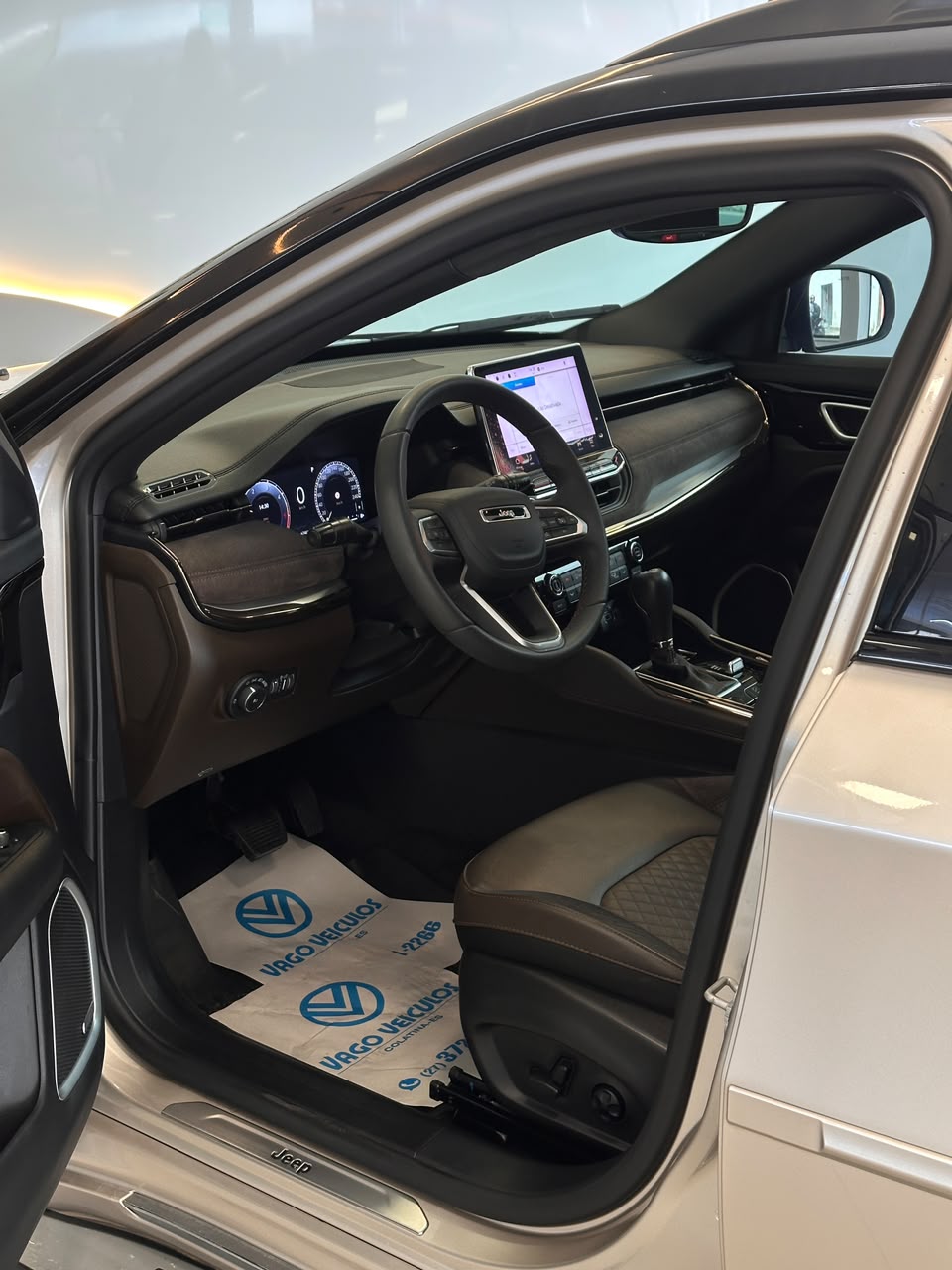 Jeep Commander Overl. TD380 — foto 18