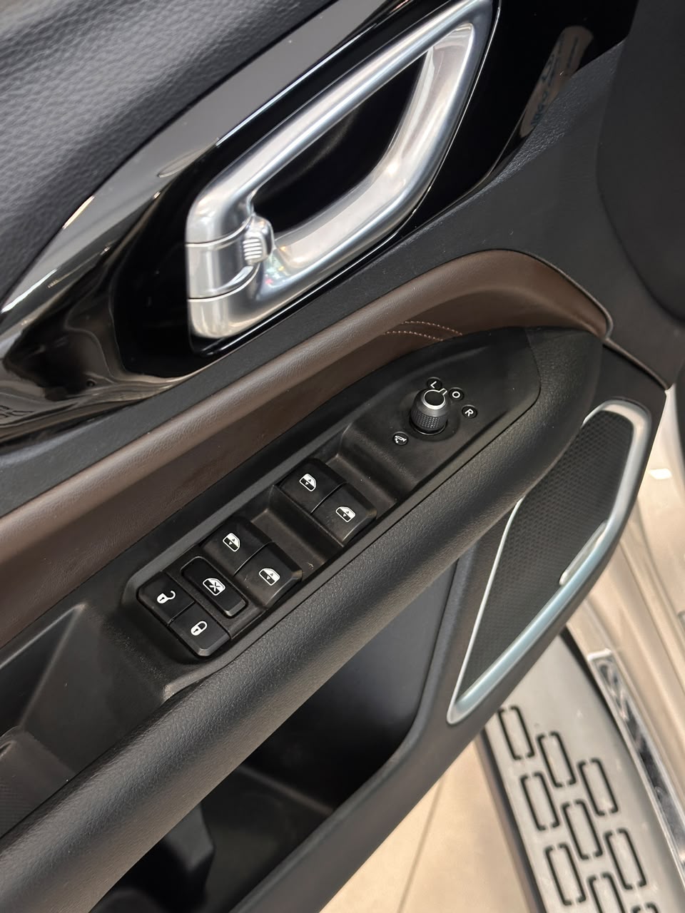 Jeep Commander Overl. TD380 — foto 15