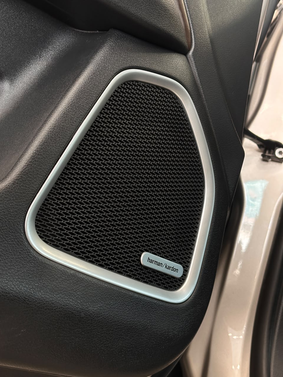 Jeep Commander Overl. TD380 — foto 16