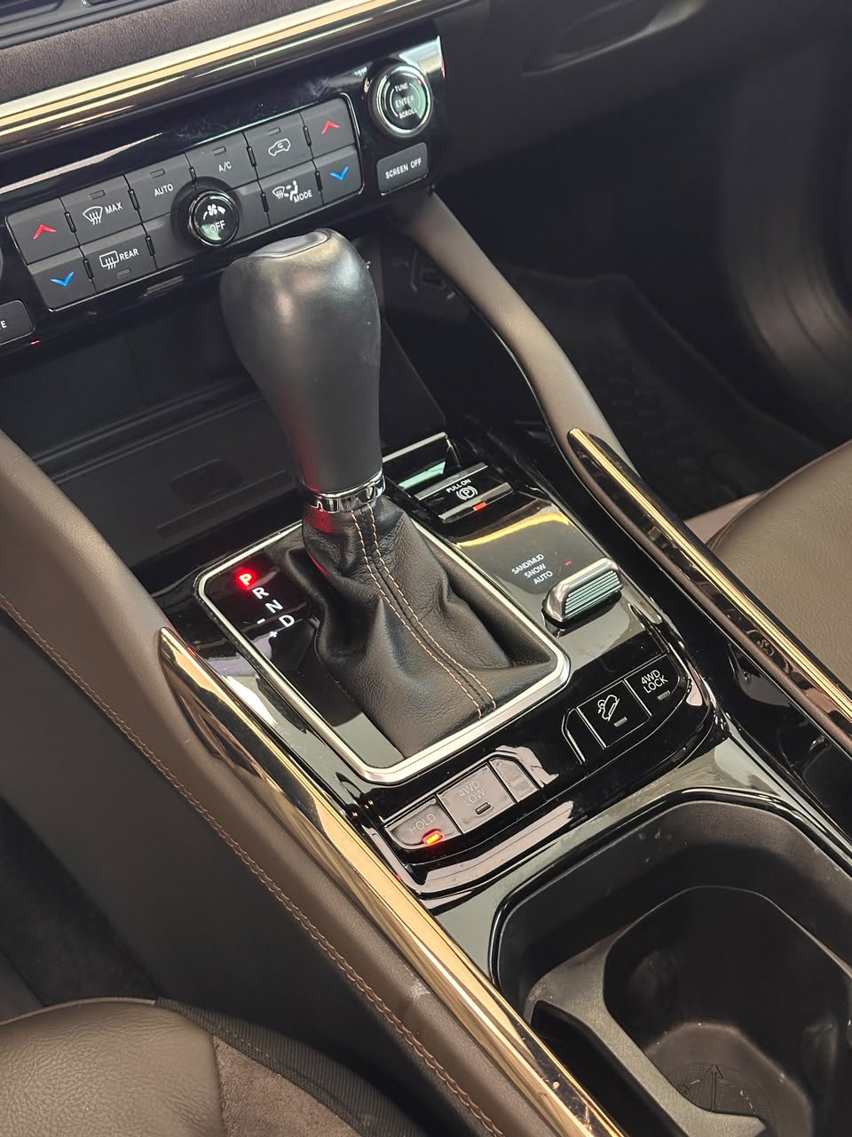 Jeep Commander Overl. TD380 — foto 22