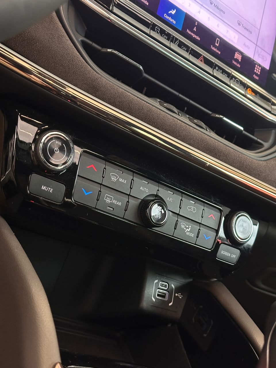 Jeep Commander Overl. TD380 — foto 23