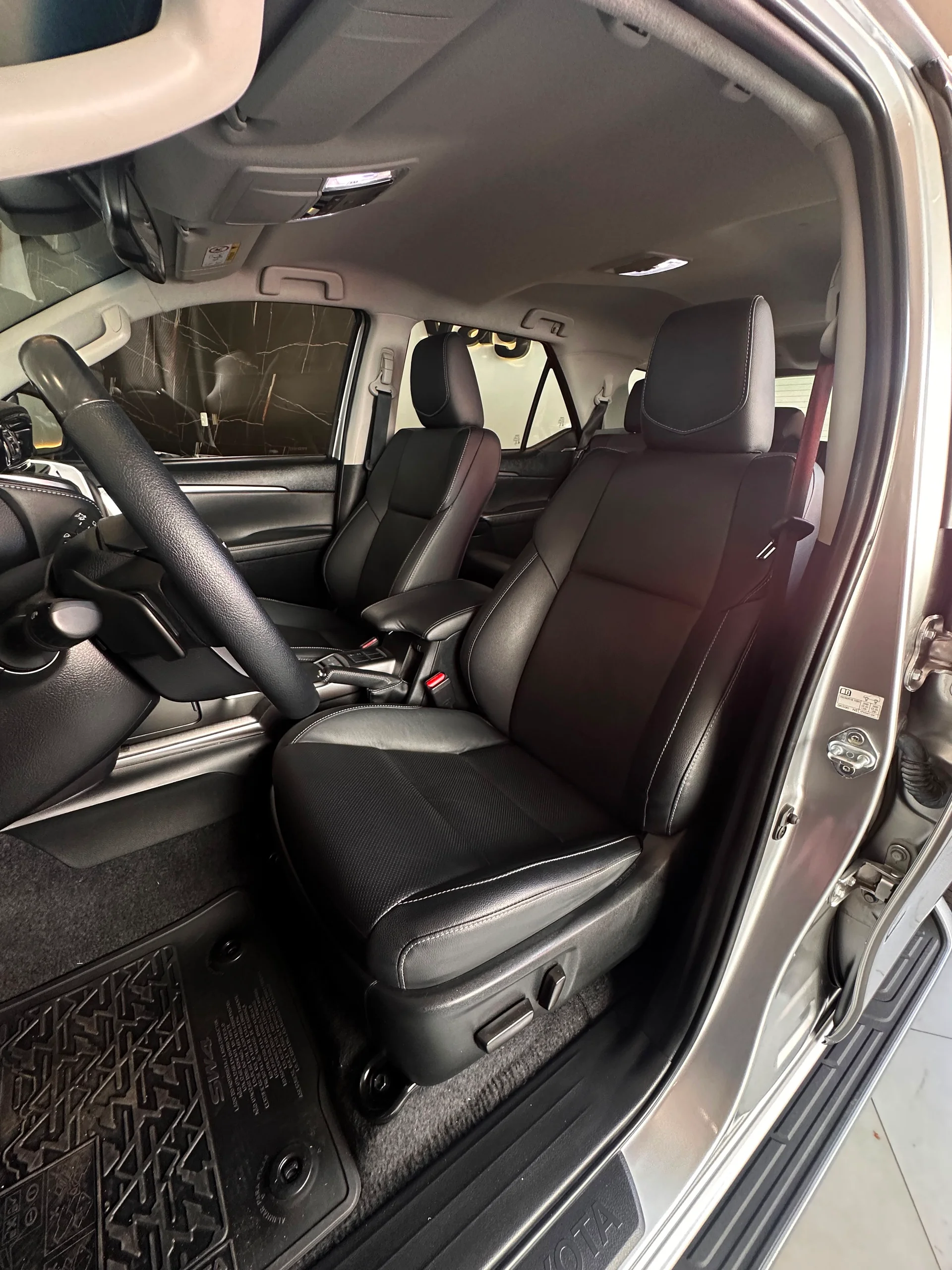 Toyota Hilux — foto 14