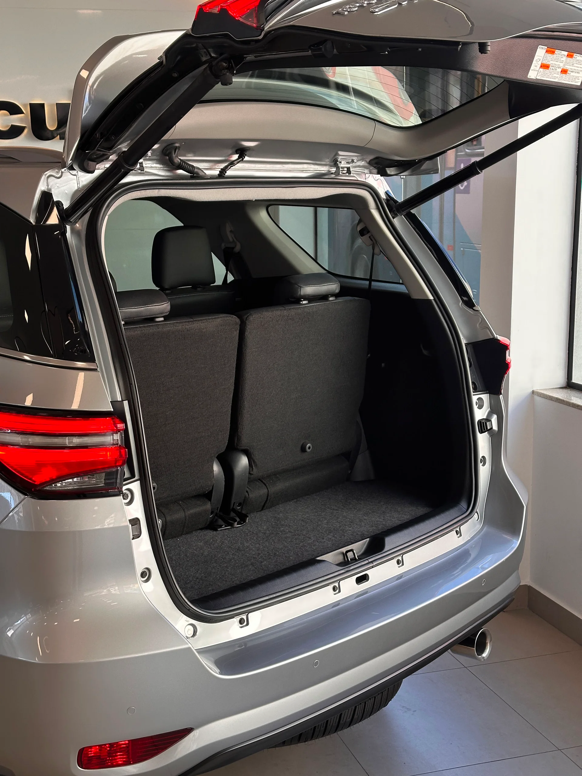 Toyota Hilux — foto 12