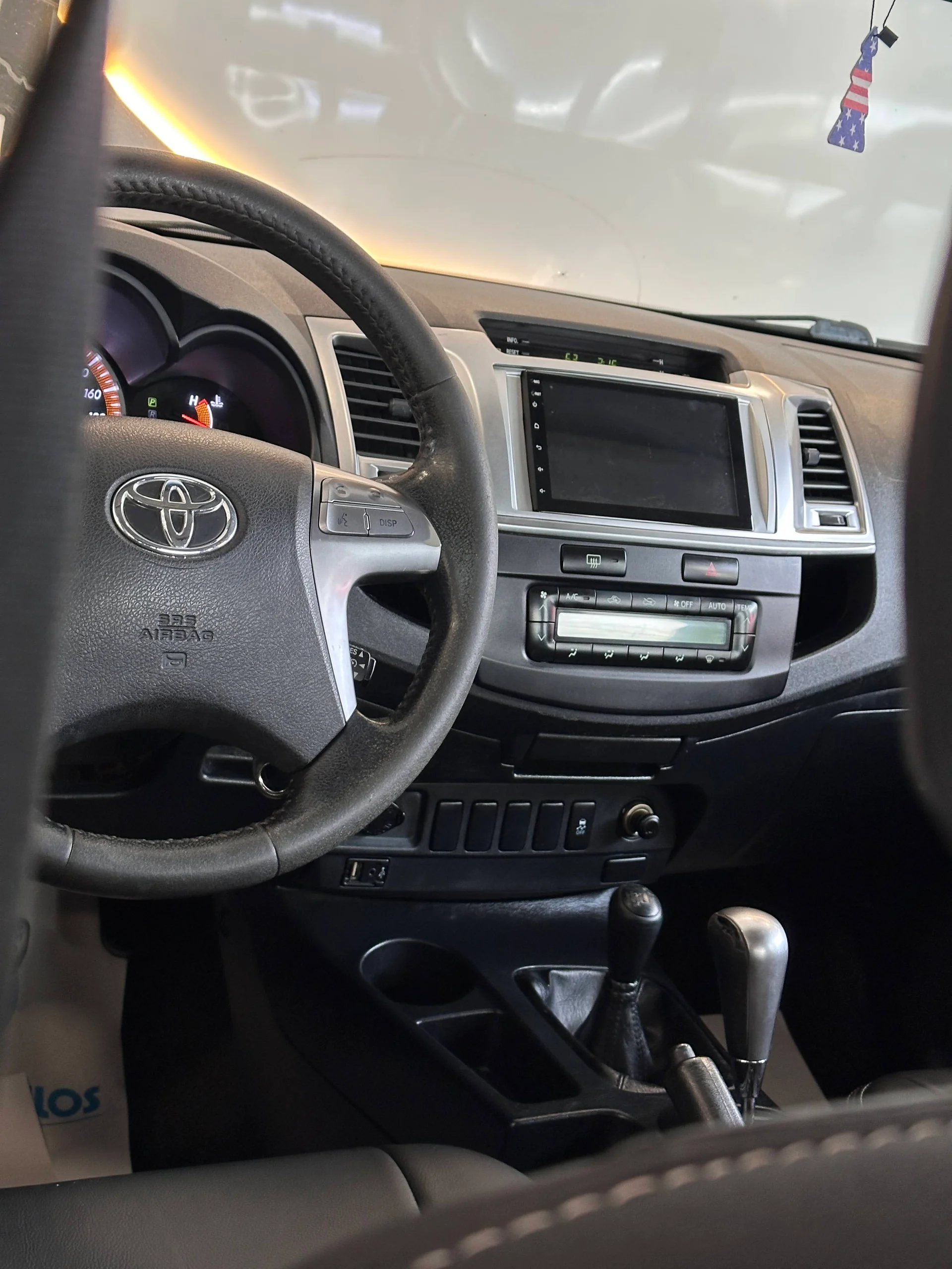 Toyota Hilux — foto 25