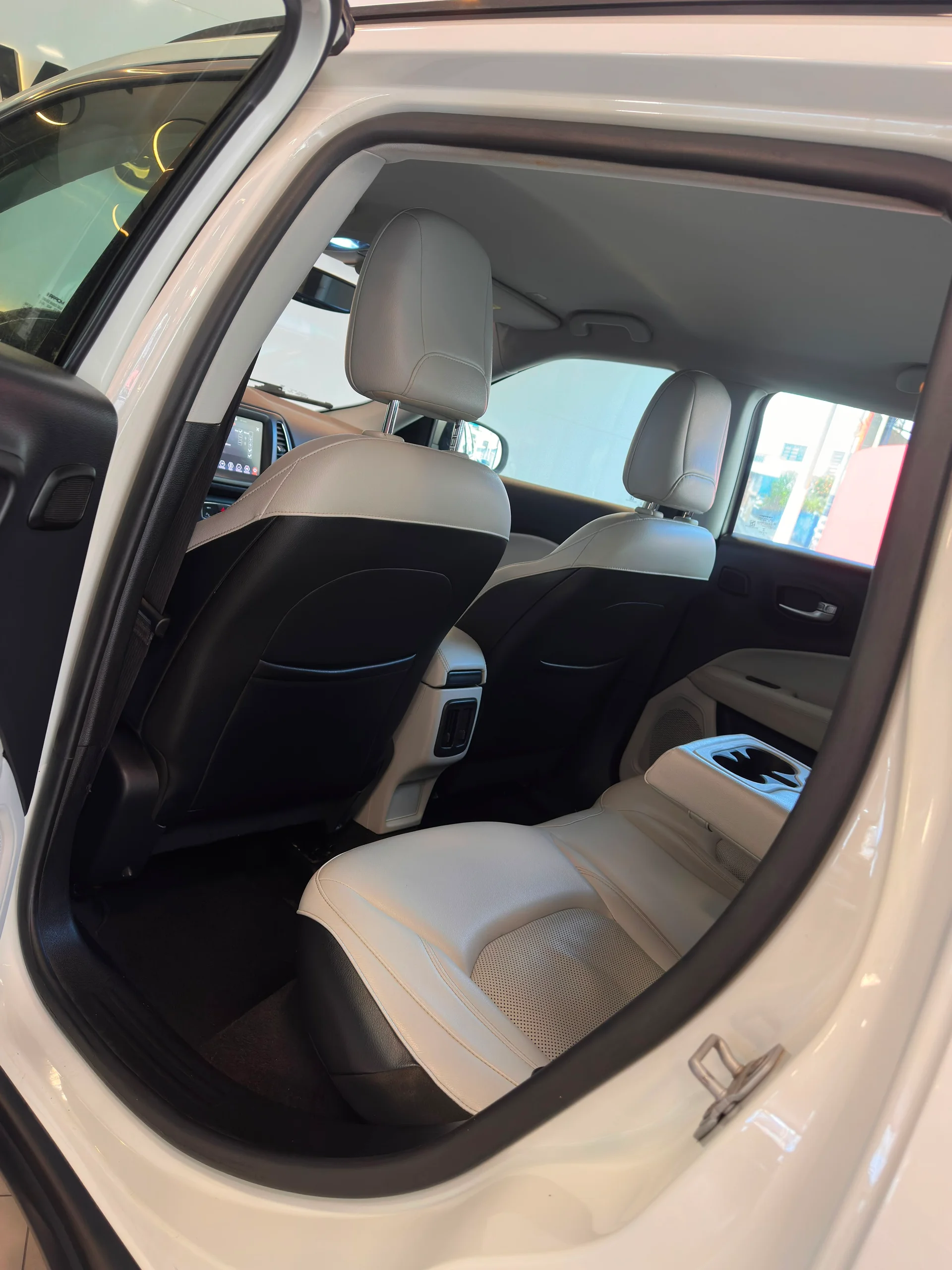 Jeep Compass — foto 15