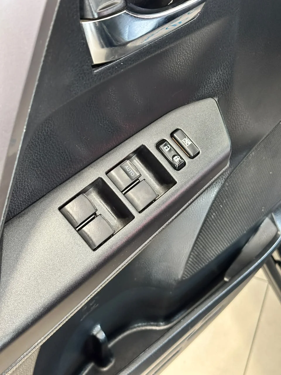 Toyota RAV4 — foto 7