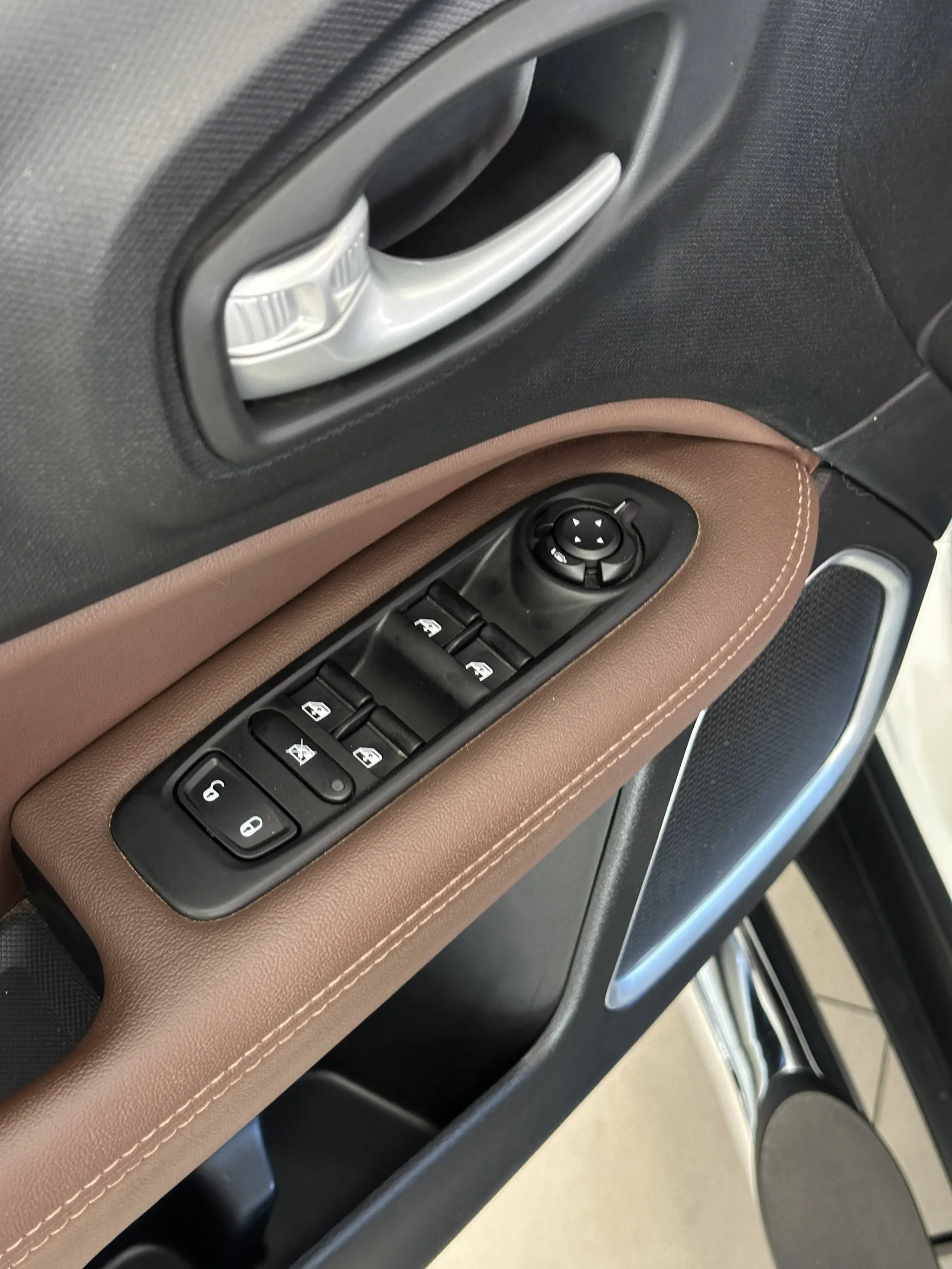 Fiat Toro — foto 15