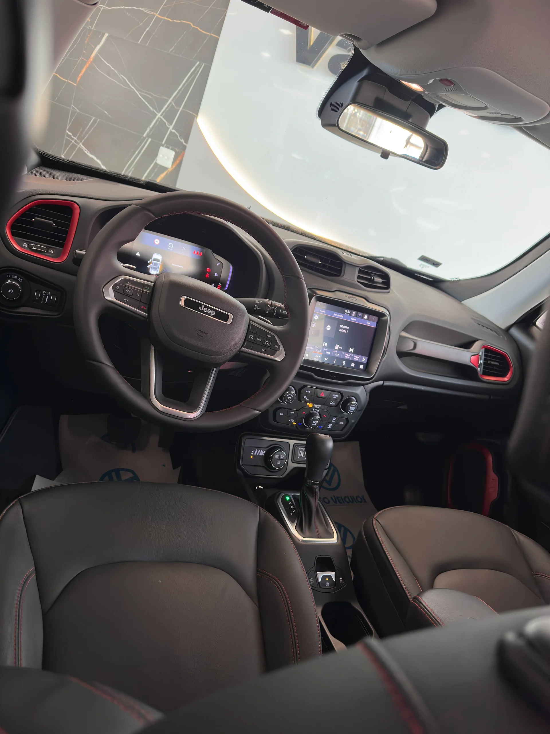 Jeep Renegade — foto 24