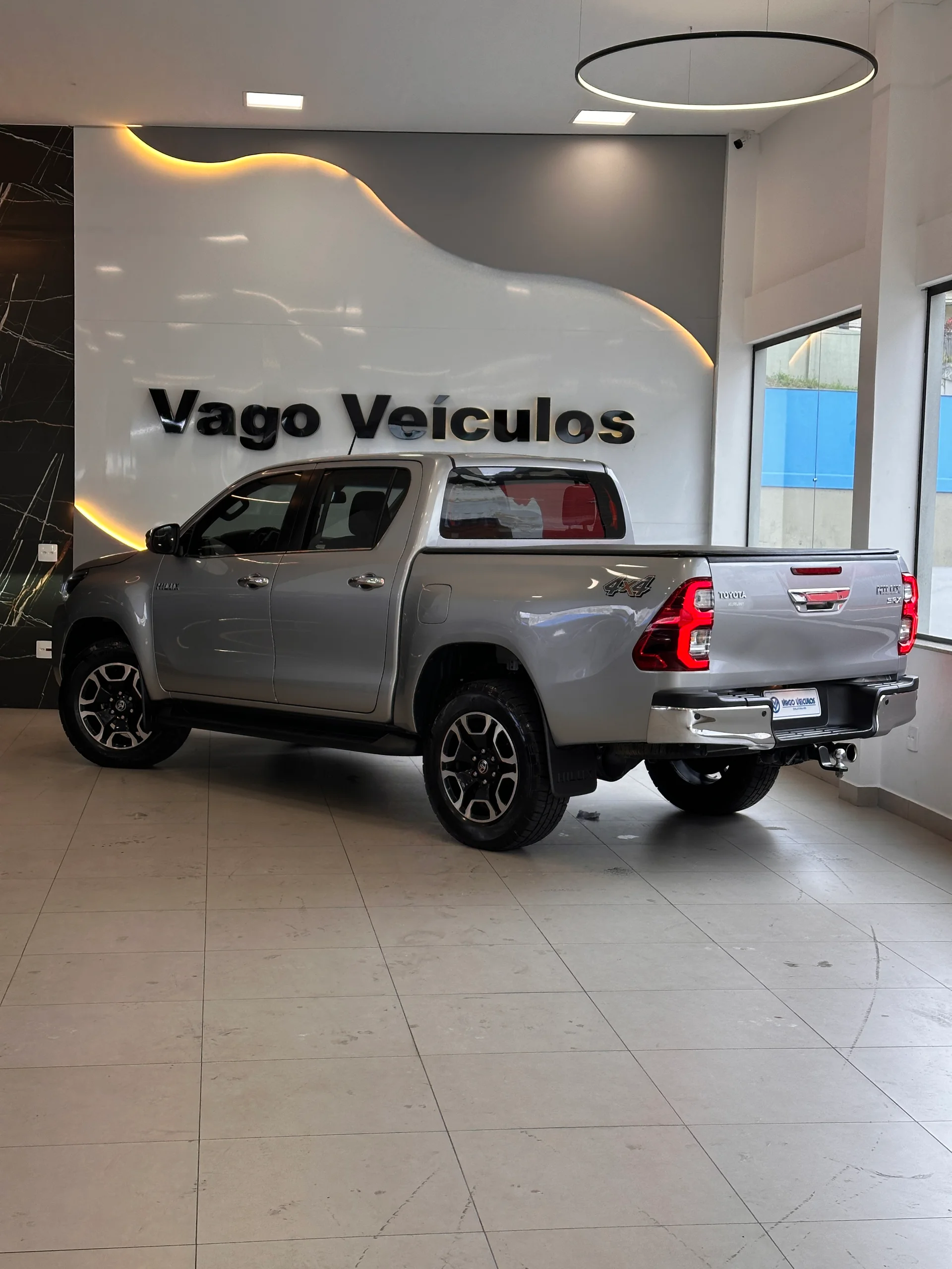 Toyota Hilux — foto 2