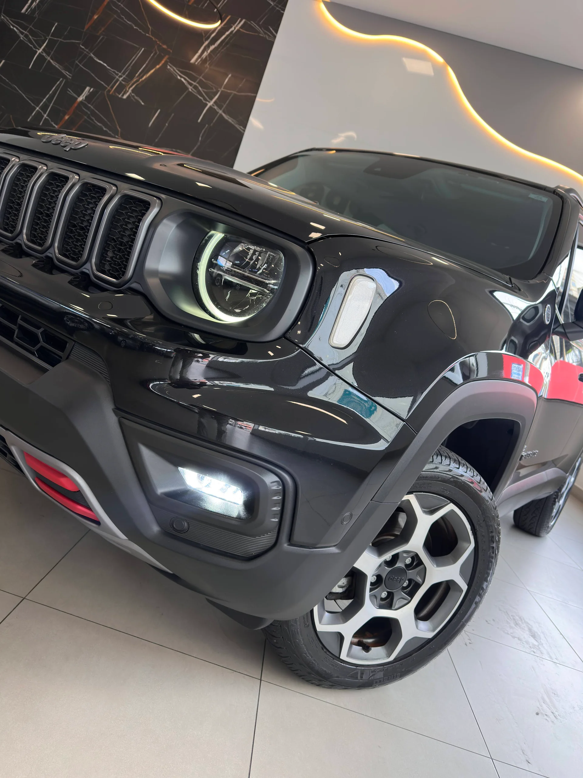 Jeep Renegade — foto 2