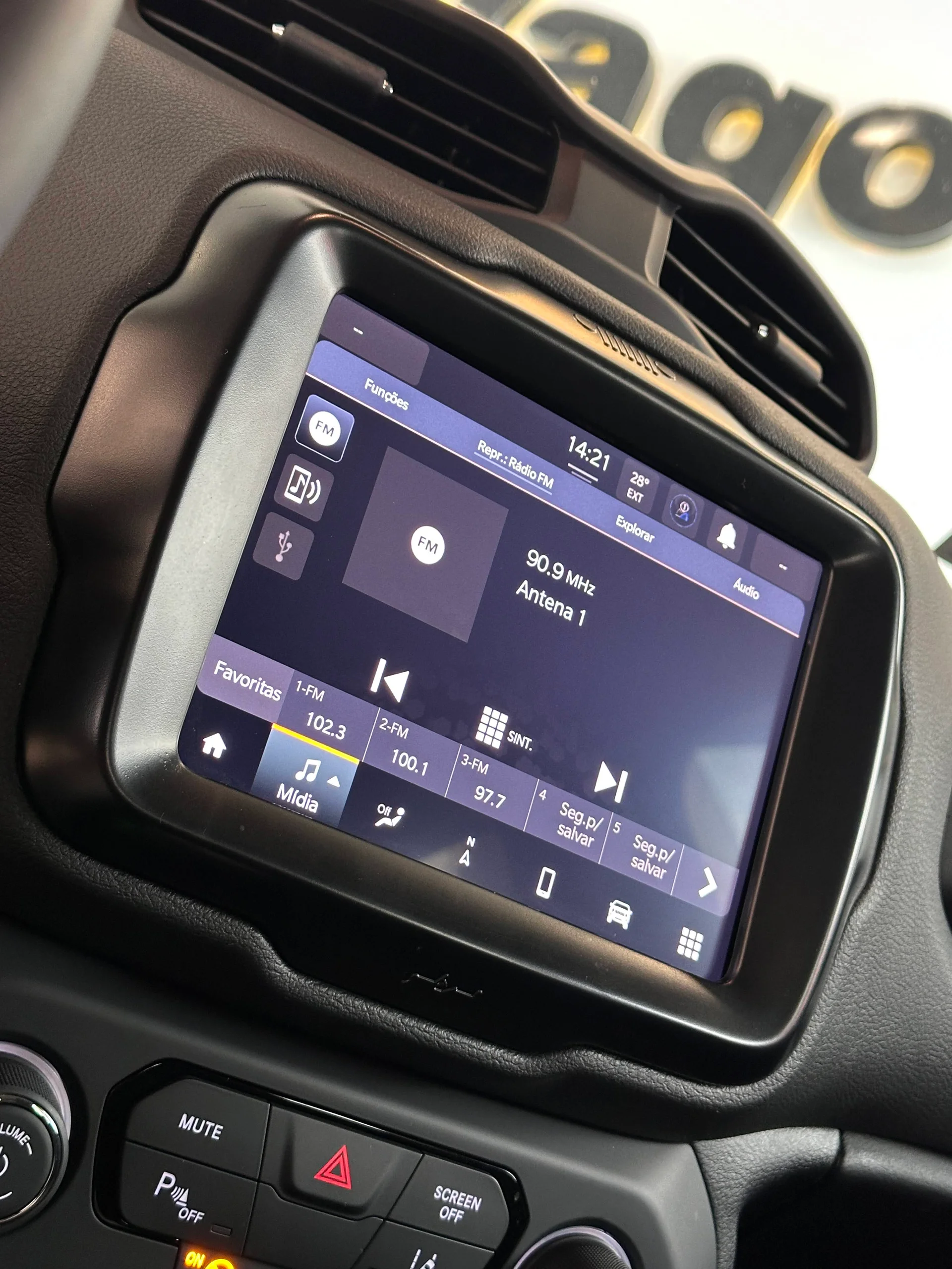 Jeep Renegade — foto 18