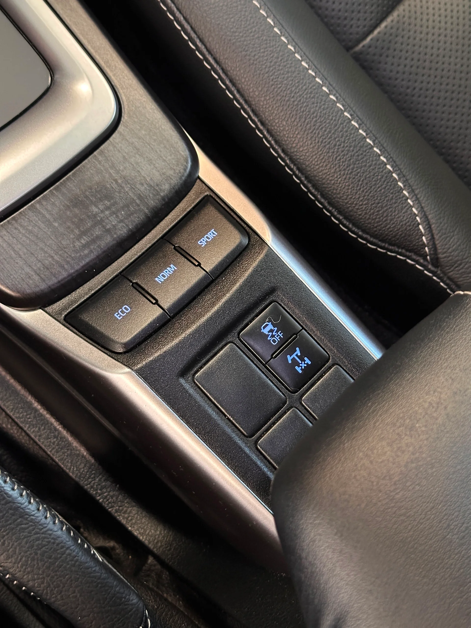 Toyota Hilux — foto 16