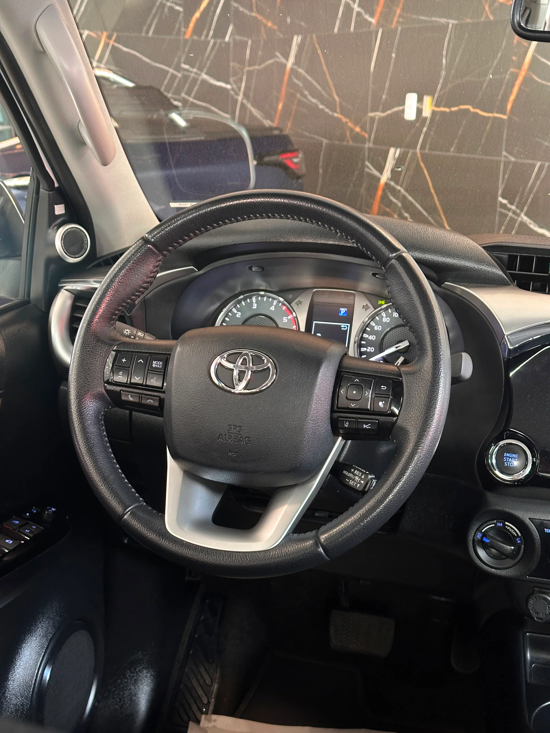 Toyota Hilux — foto 14