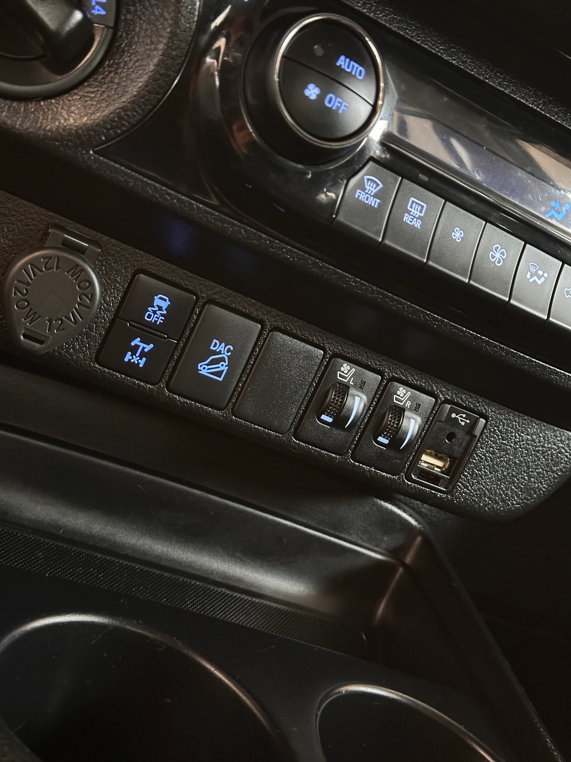 Toyota Hilux — foto 9