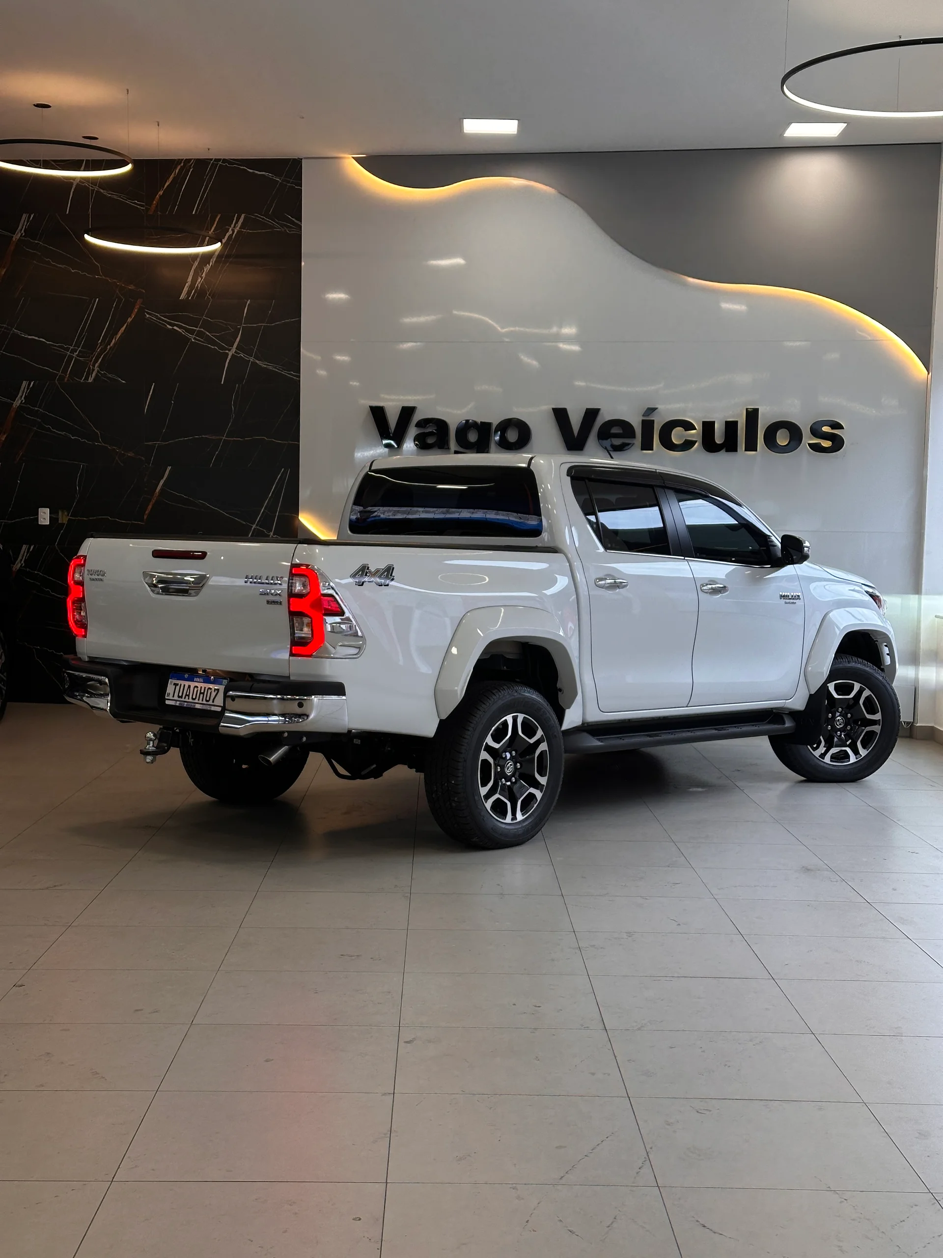 Toyota Hilux — foto 2