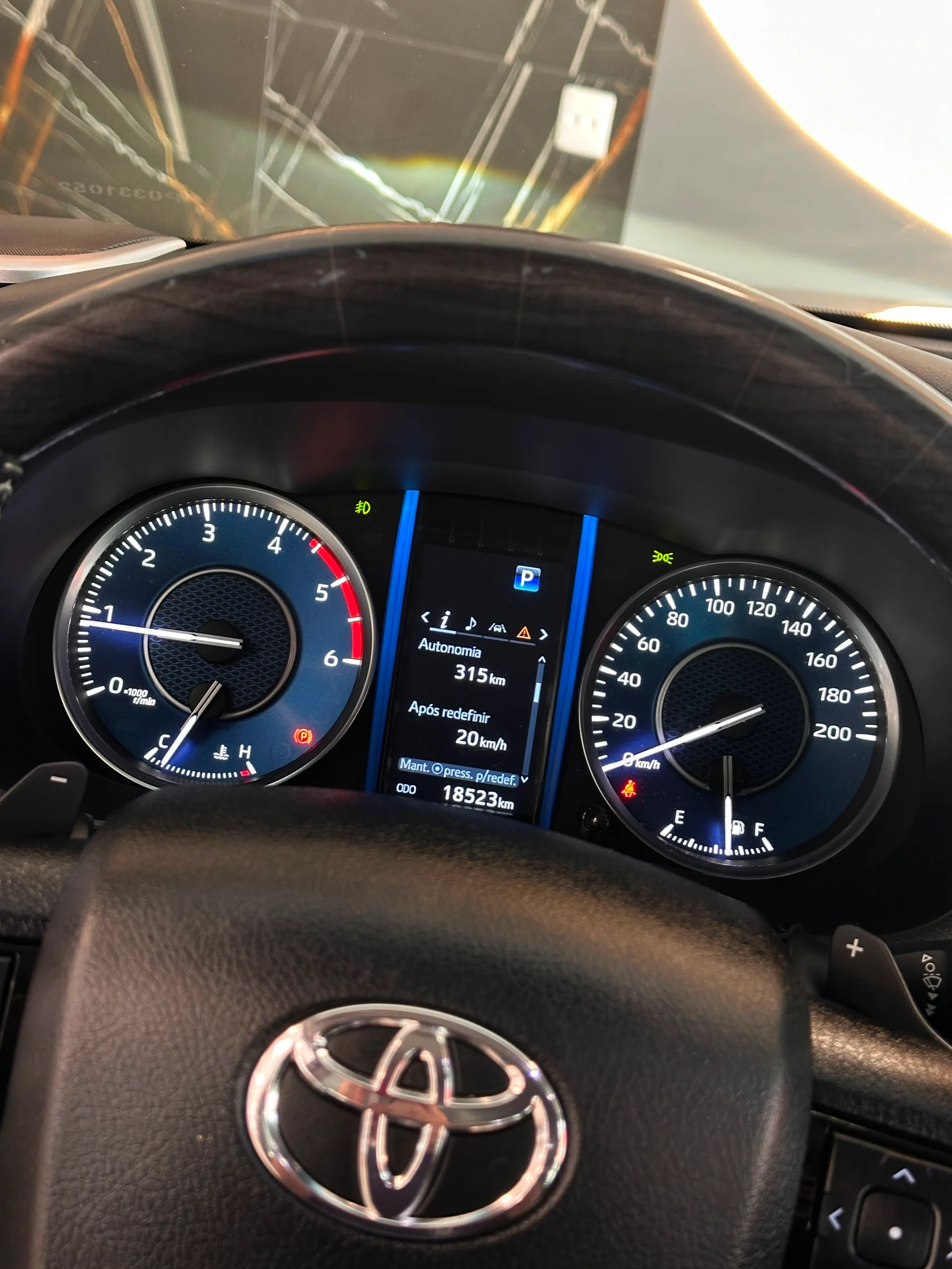 Toyota Hilux — foto 20