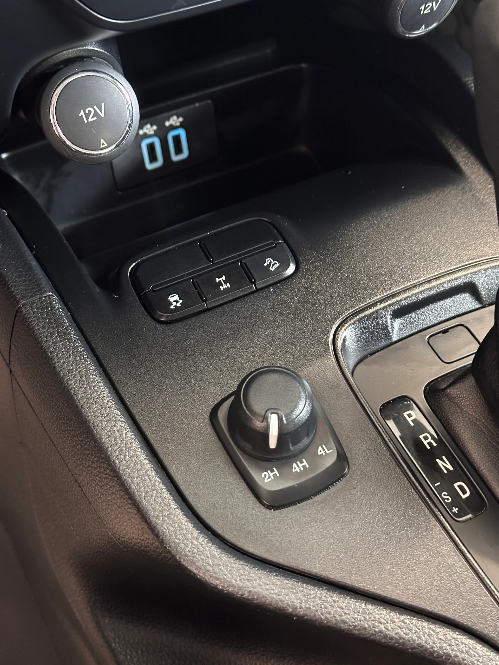Ford Ranger — foto 13