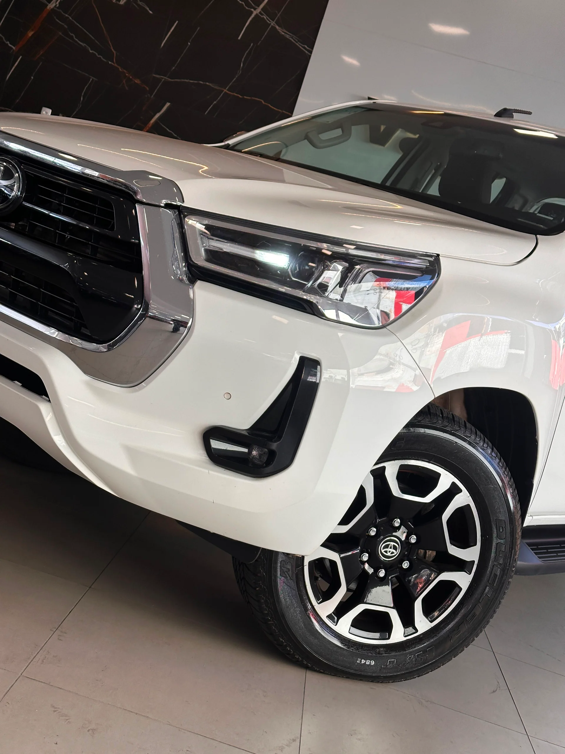 Toyota Hilux — foto 2