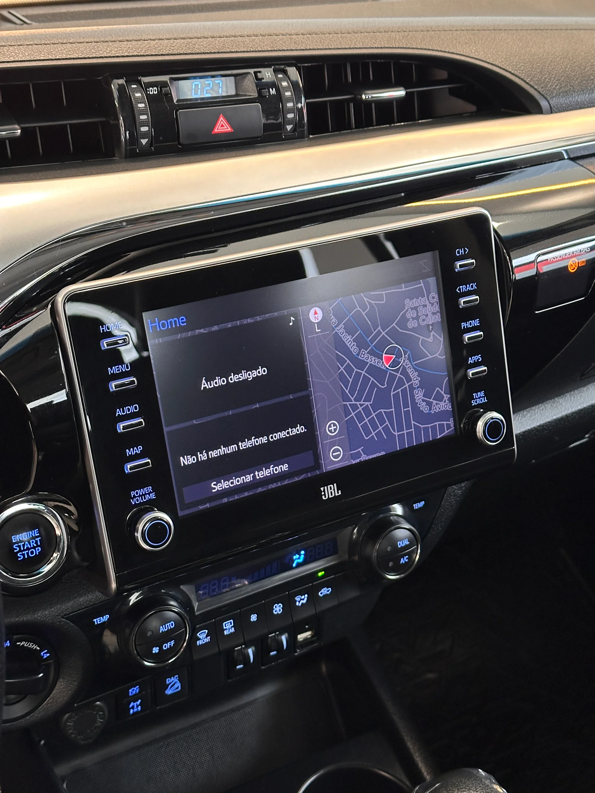 Toyota Hilux — foto 8
