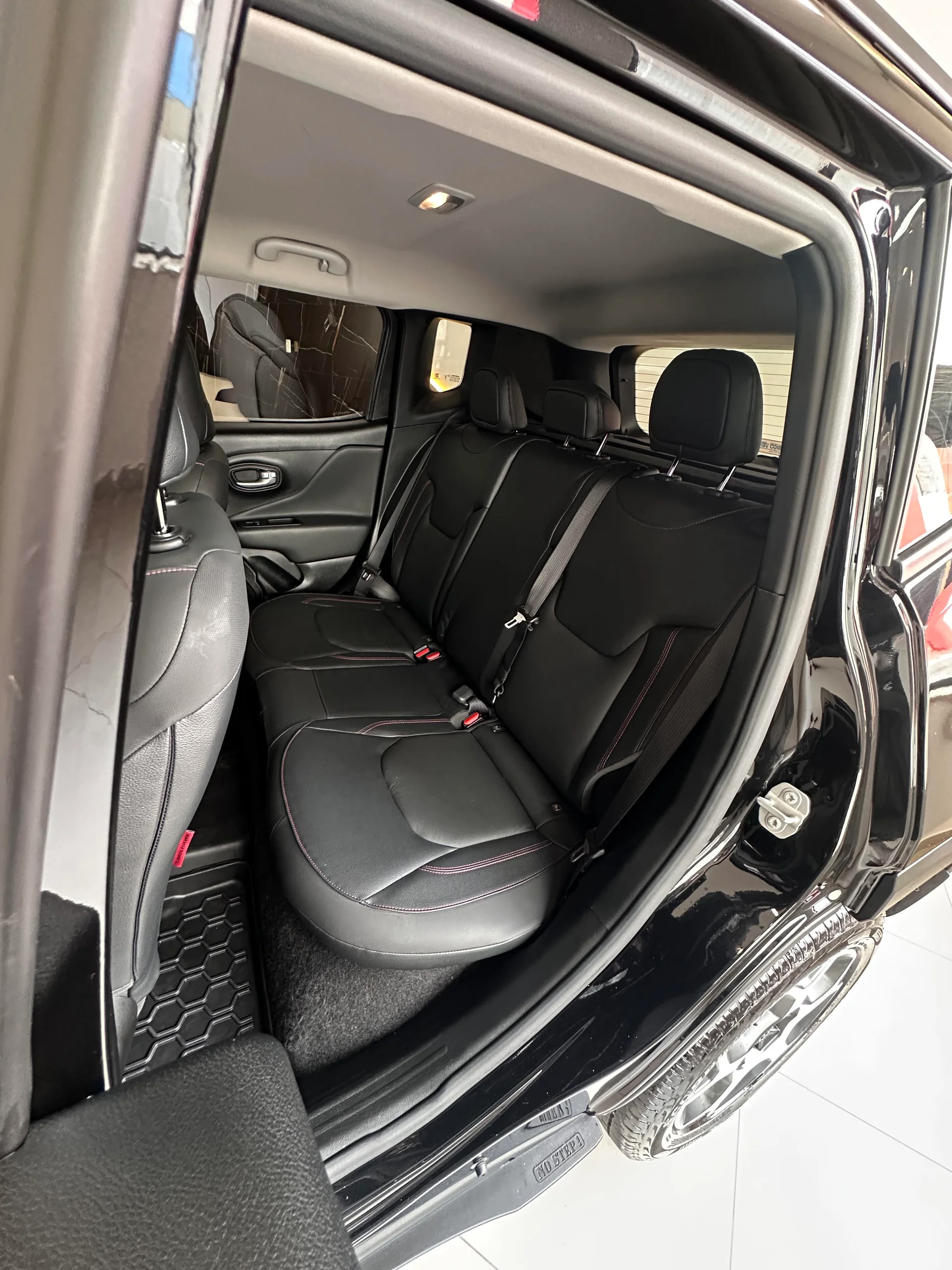 Jeep Renegade — foto 4