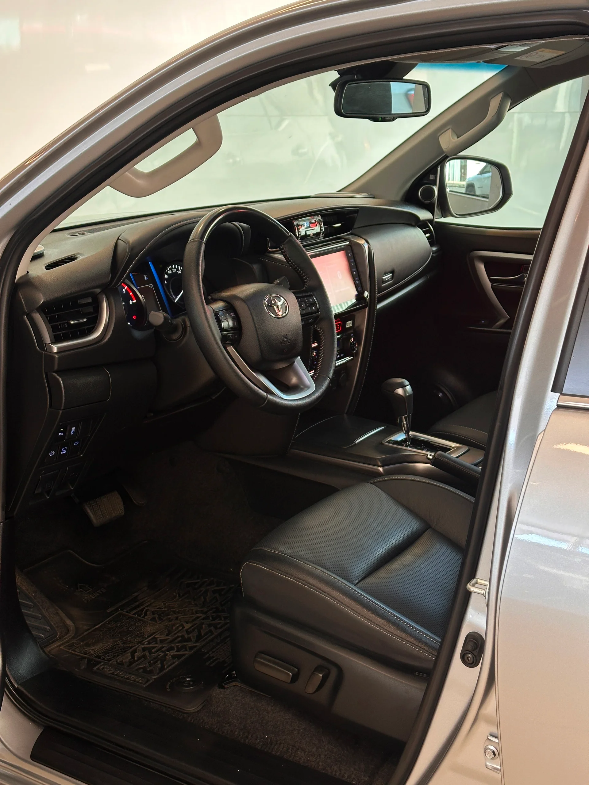 Toyota Hilux — foto 23