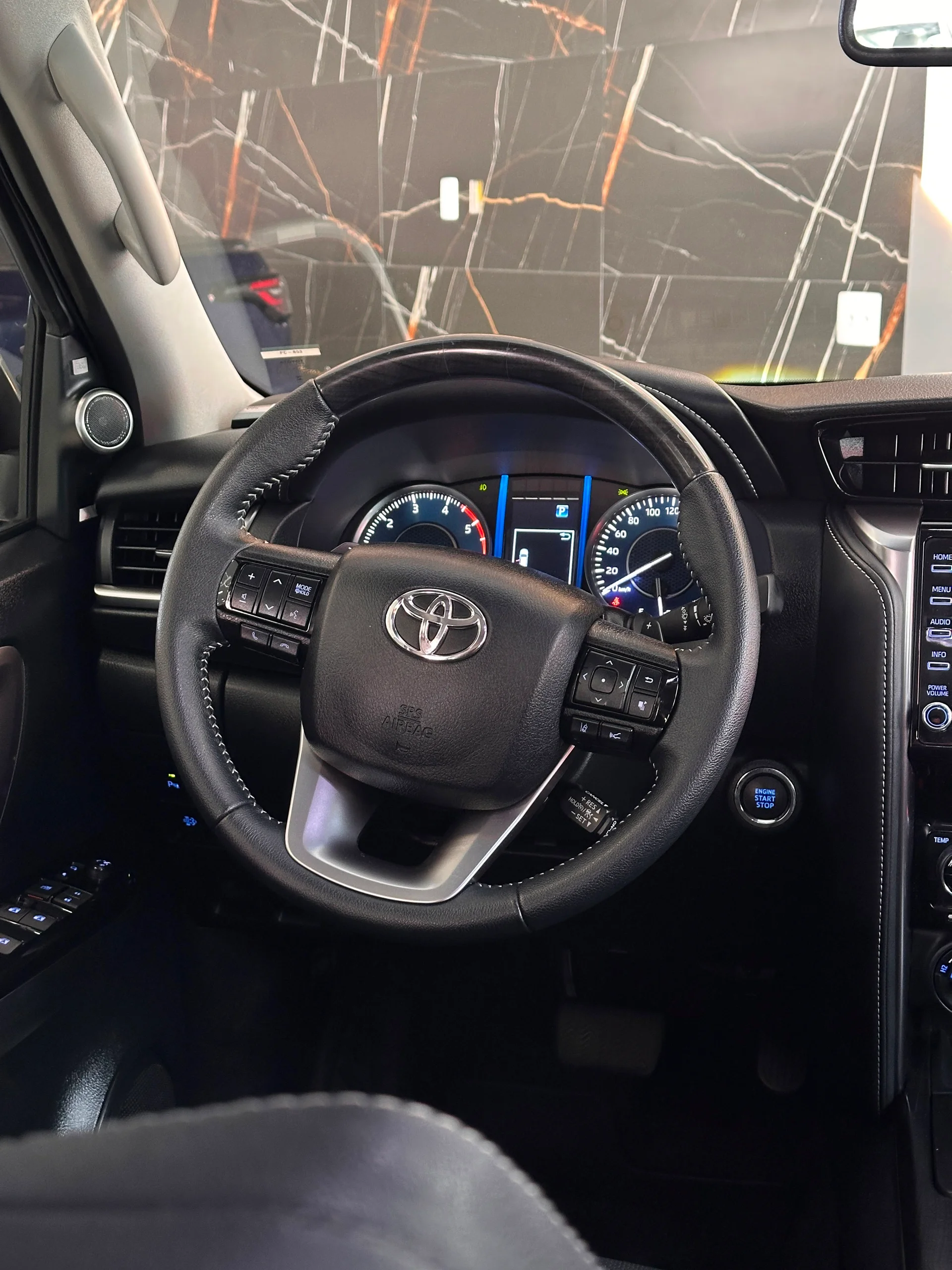 Toyota Hilux — foto 18