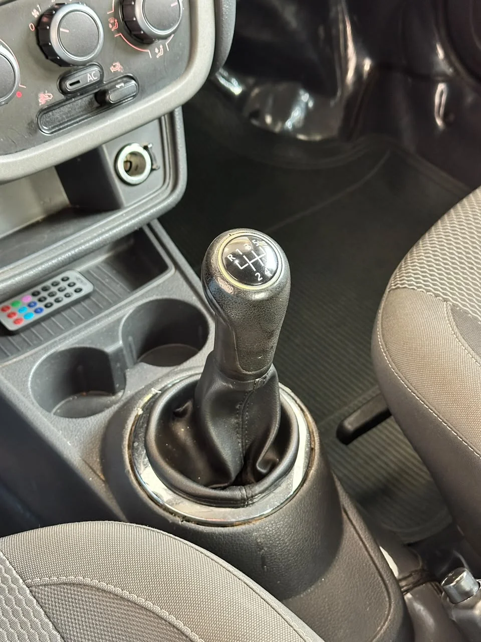 Volkswagen Voyage — foto 9