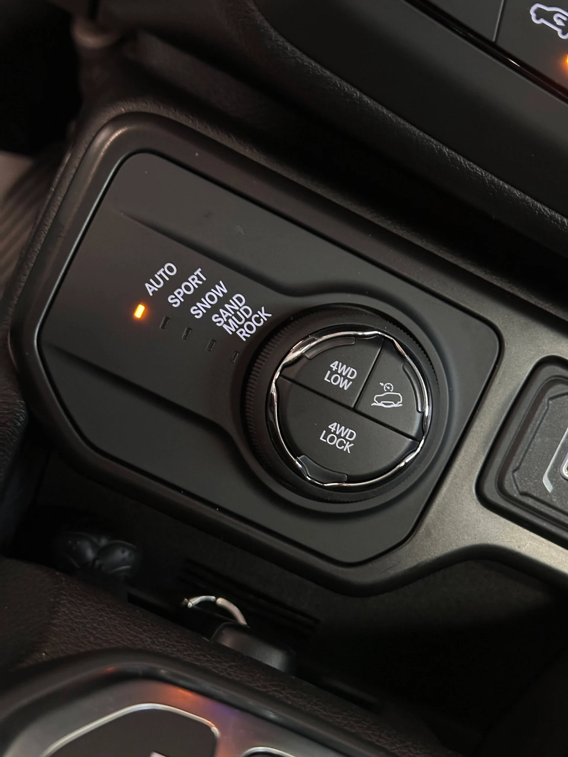 Jeep Renegade — foto 23