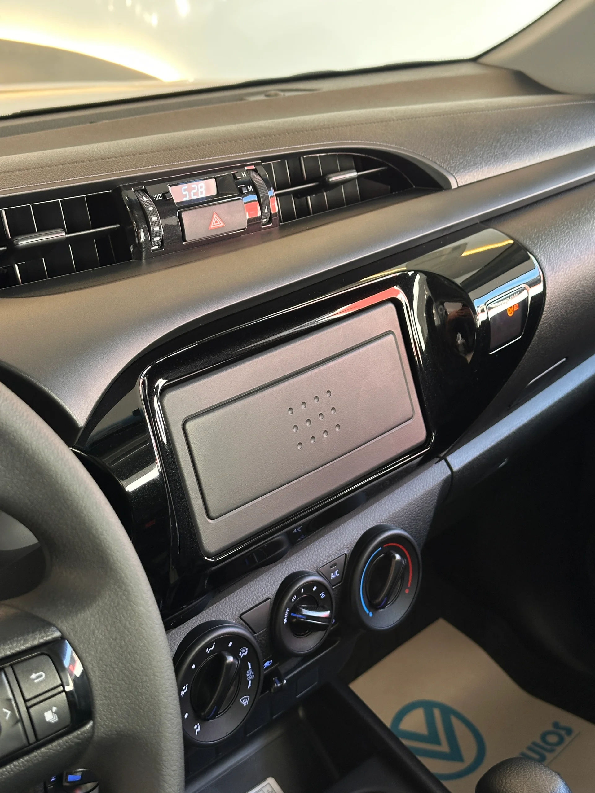 Toyota Hilux — foto 16