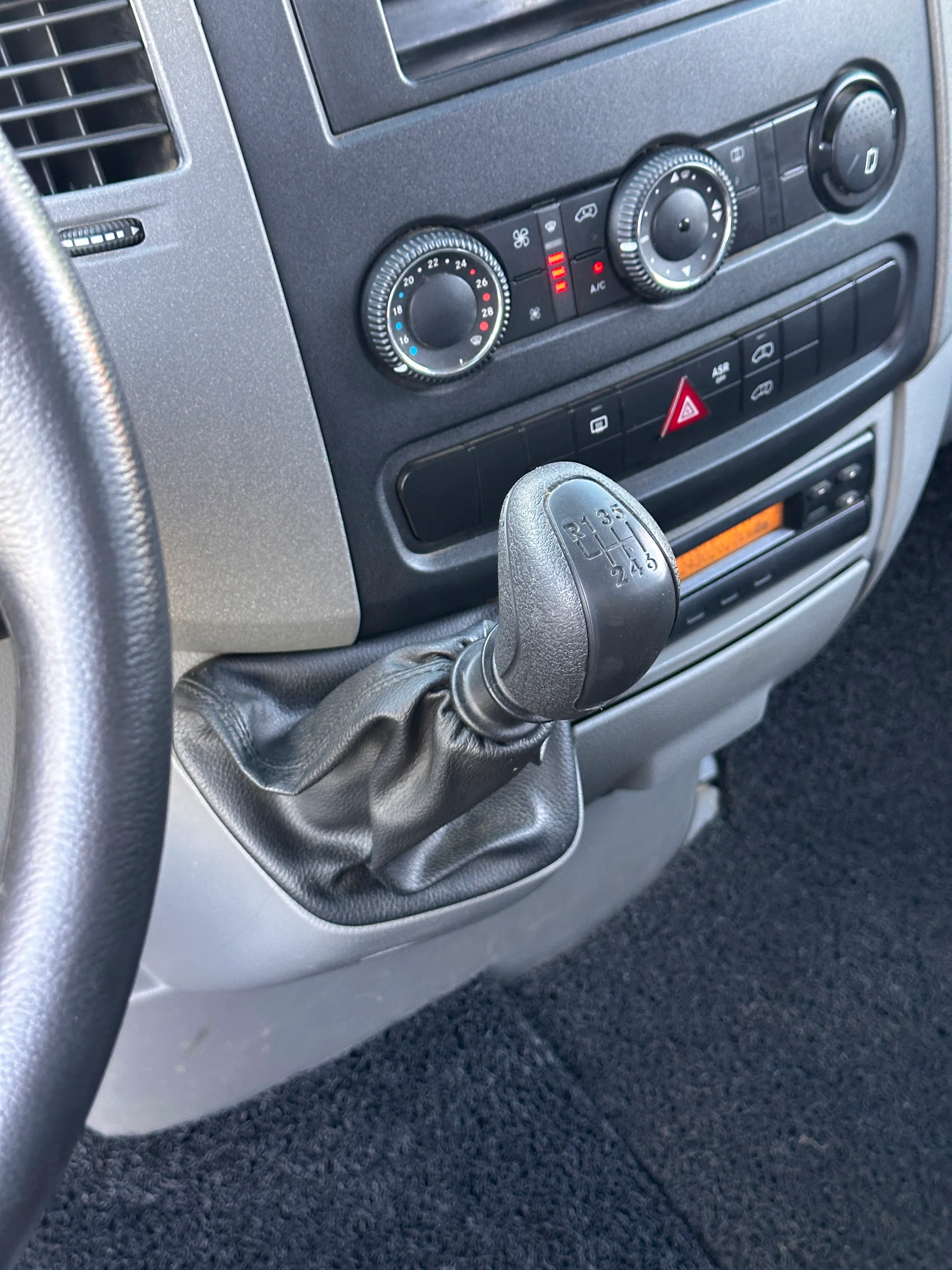 Mercedes-Benz Sprinter — foto 31