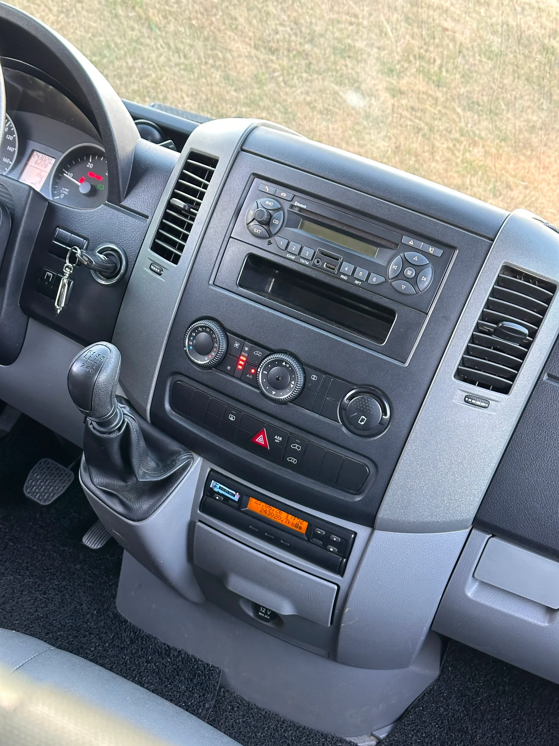 Mercedes-Benz Sprinter — foto 25