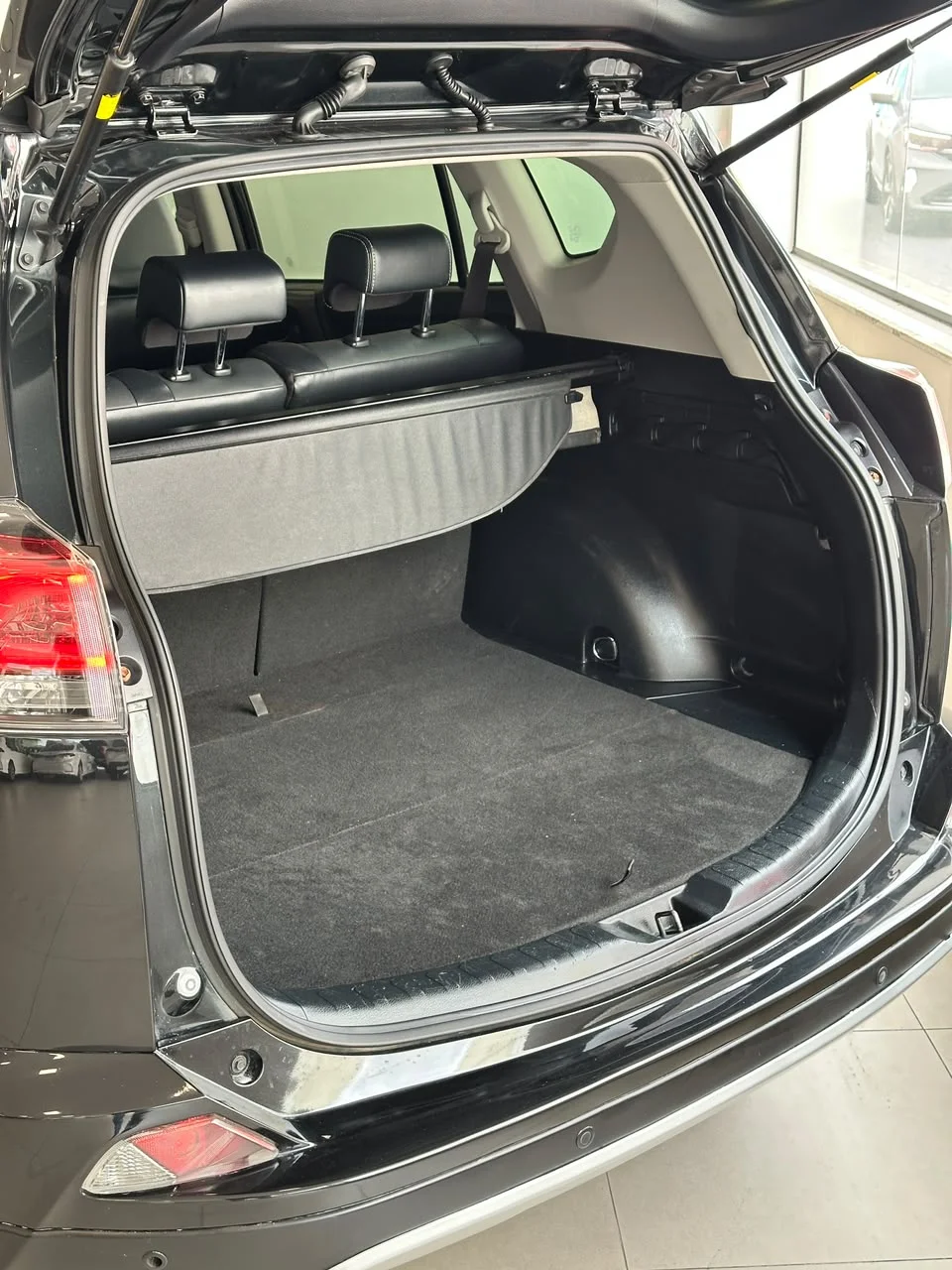 Toyota RAV4 — foto 5
